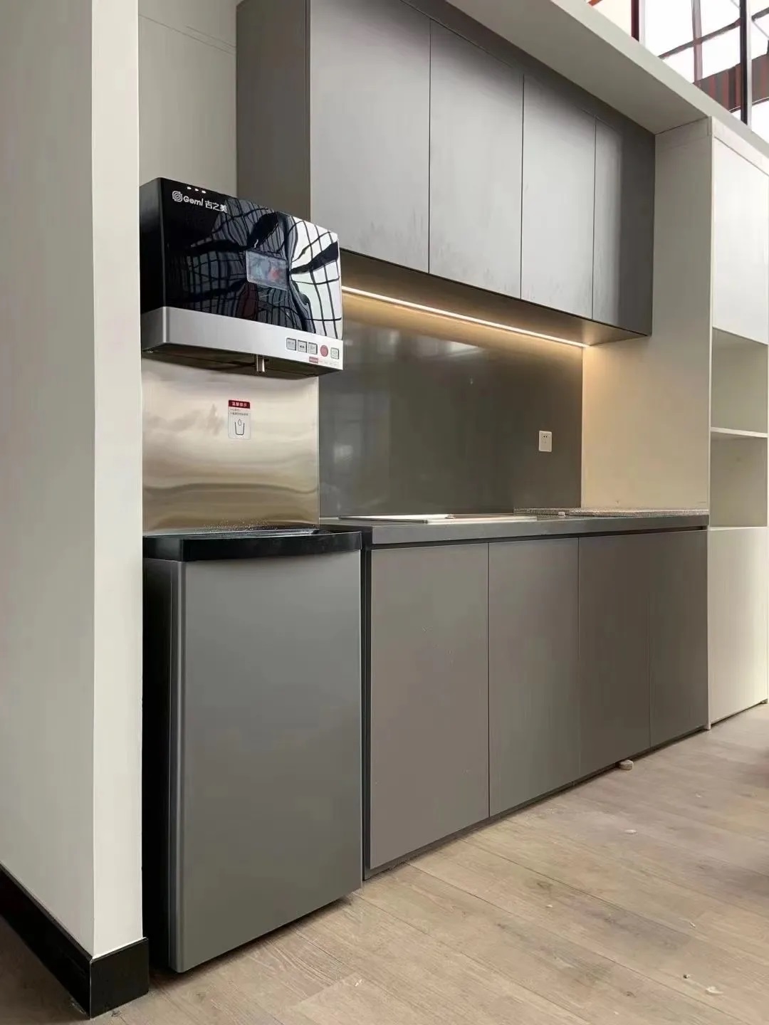 160710323.jpg 160710323.jpg